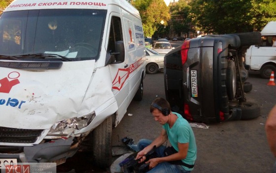 На Тираспольской перевернулся автомобиль – очередная авария с участием патрульных в Одессе (фото) «фото»