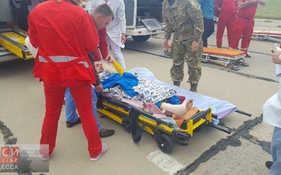 Борт с ранеными военнослужащими приземлился в Одессе (фото) «фото»