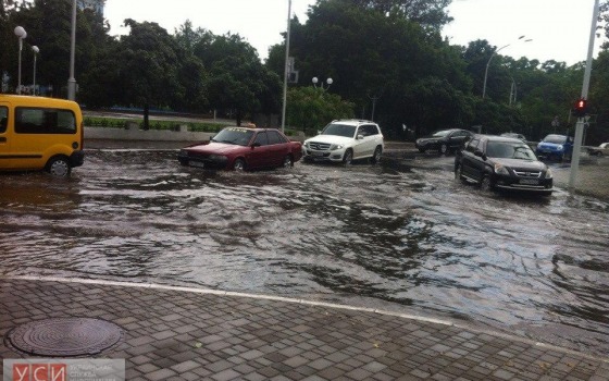Центр Измаила снова затопило (фото) «фото»