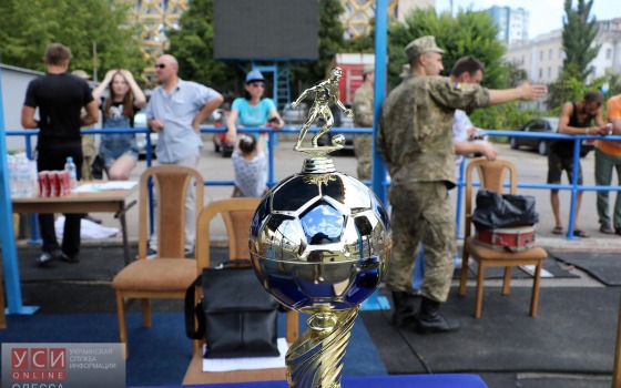 Участники украино-американских учений “Си Бриз-2016” сыграли в мини-футбол в Одессе (фото) «фото»