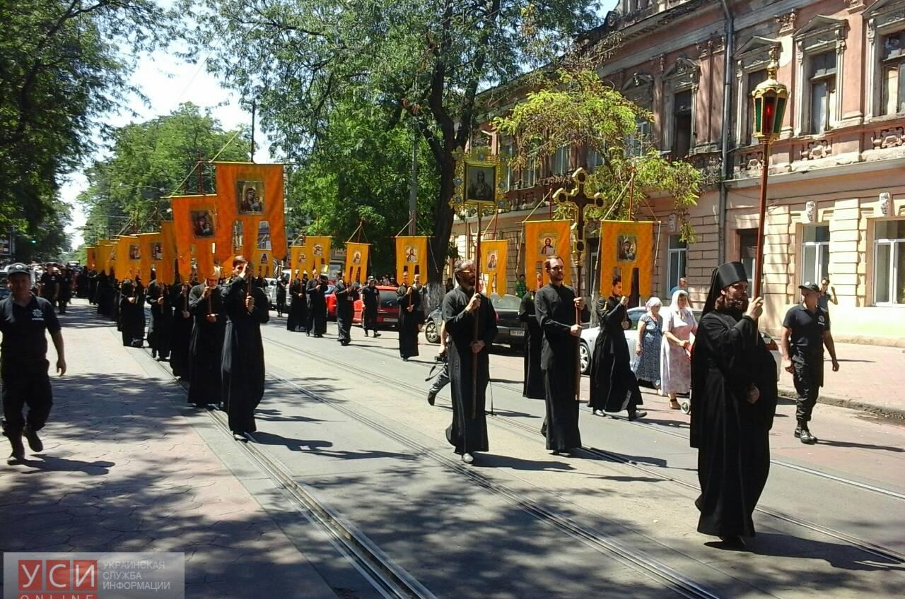 Несколько тысяч православных прошлись по Одессе Крестным ходом «фото»