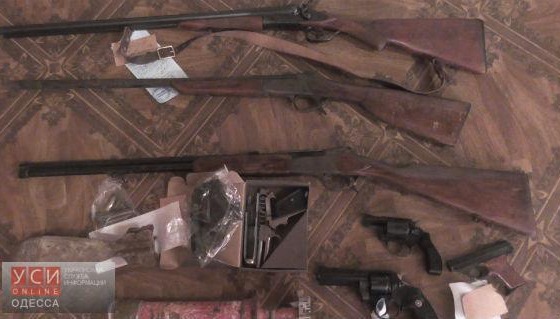 С начала июля жители Белгород-Днестровского сдали в полицию 12 единиц оружия (фото) «фото»