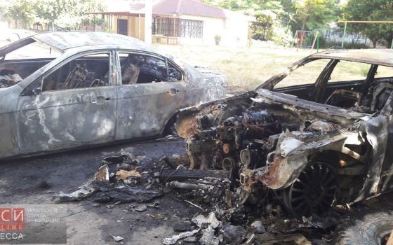В Суворовском районе ночью сгорели два автомобиля (фото, видео) «фото»