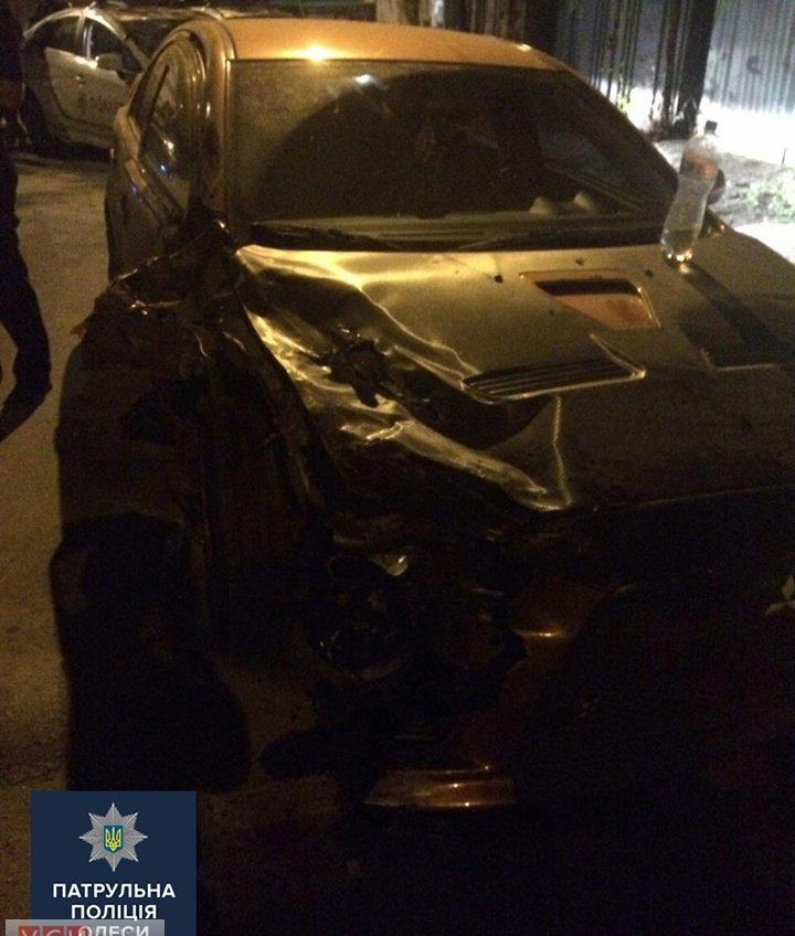 Пьяный водитель пытался скрыться от одесских копов (фото) «фото»