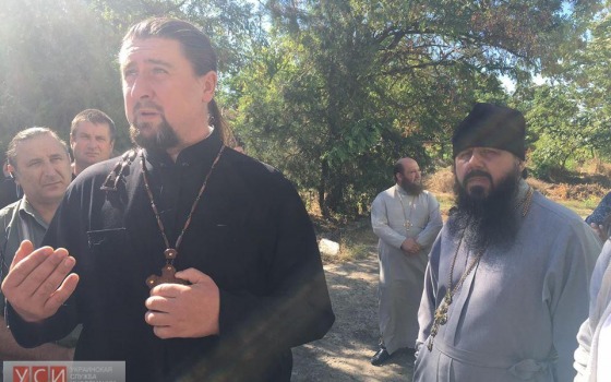 “Правый сектор” заблокировал вход в Овидиопольский райсовет (фото) «фото»