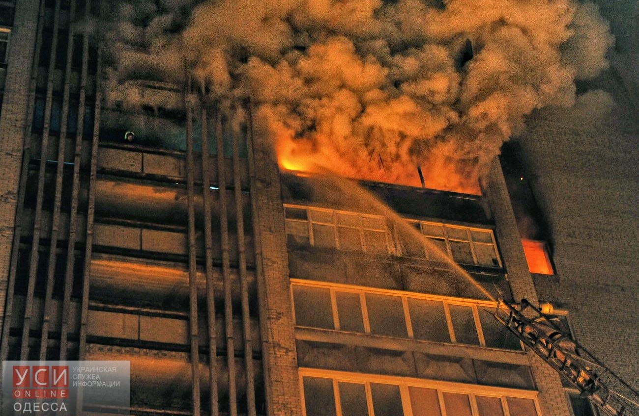 Пожар в девятиэтажном доме в Черноморске: женщина попала в больницу «фото»