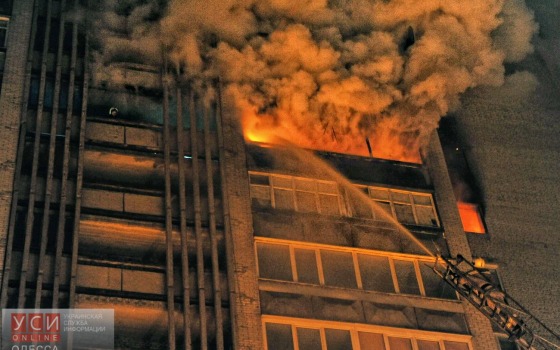 Пожар на Черемушках: 18 человек эвакуированы, одна женщина пострадала «фото»