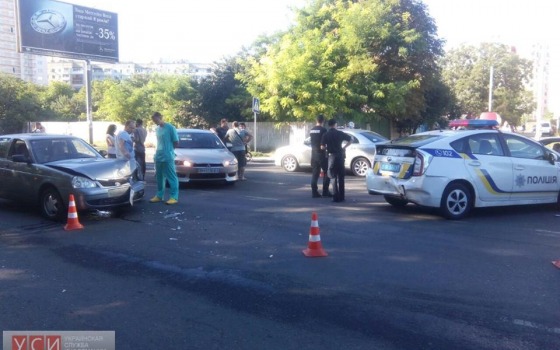 На Малиновского произошла авария с участием полицейских (фото) «фото»