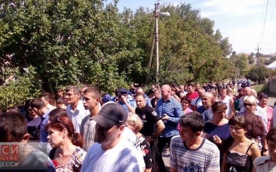 В Лощиновке начались похороны убитой девочки (фото) «фото»