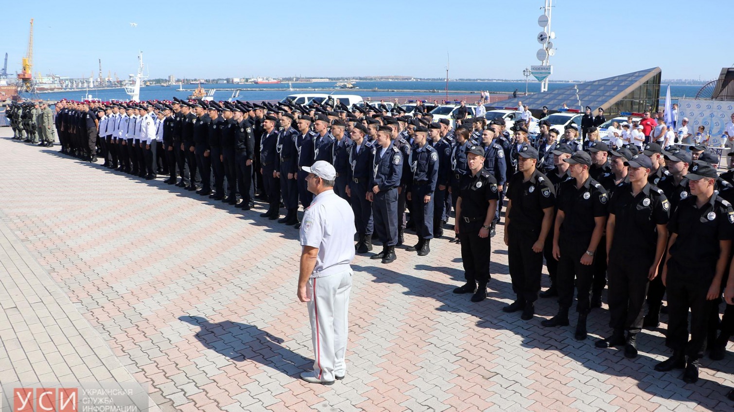 Гранатометы и построение спецназа: в Одессе отметили первую годовщину Нацполиции (фото) «фото»