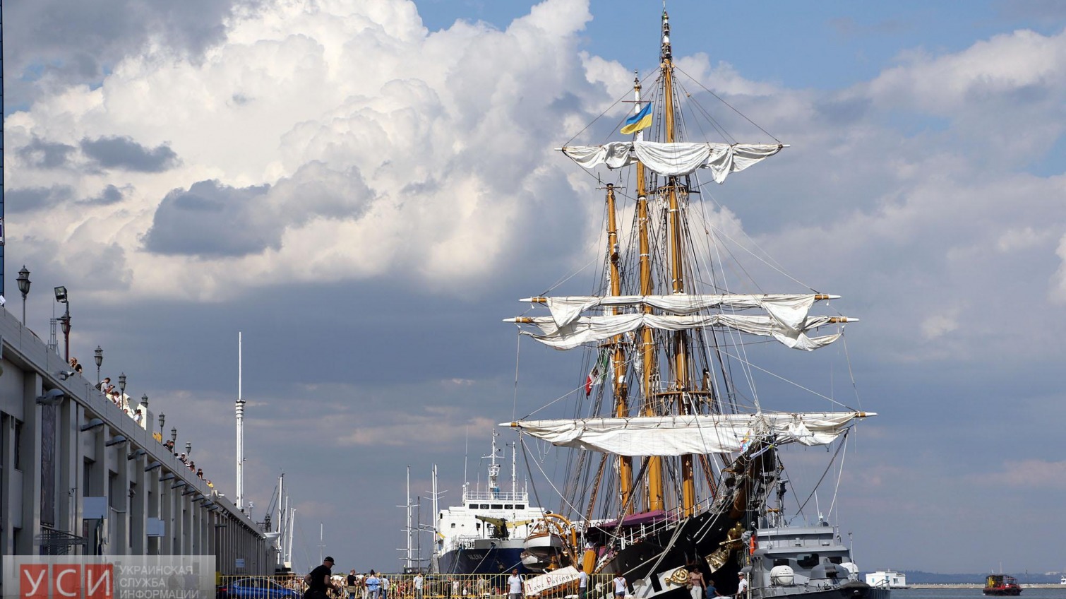 Старинный парусник ВМС Италии прибыл в Одессу с дружеским визитом (фоторепортаж) «фото»