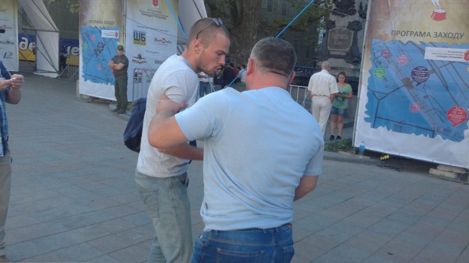 На одесского журналиста напали во время выполнения им редакционного задания (фото) «фото»