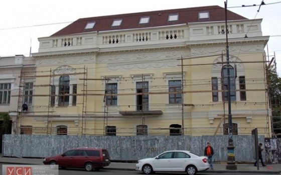 В Одессе на памятнике архитектуры надстраивают два этажа: у города нет полномочий остановить работы «фото»