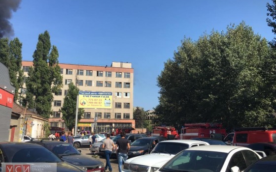 В Одессе возле радиорынка горит здание (фото) «фото»