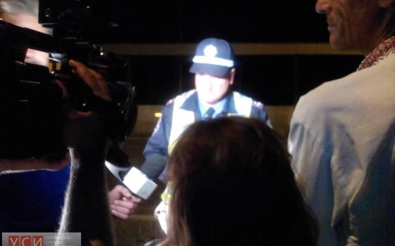 Полиция перекрыла трассу и задержала автобус с активистами “Антитрухановского майдана” (фото) «фото»