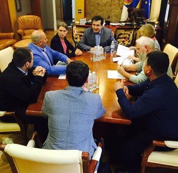 Категорически осуждаю призывы отдельных местных деятелей изгнать ромов из их мест проживания, – Саакашвили «фото»