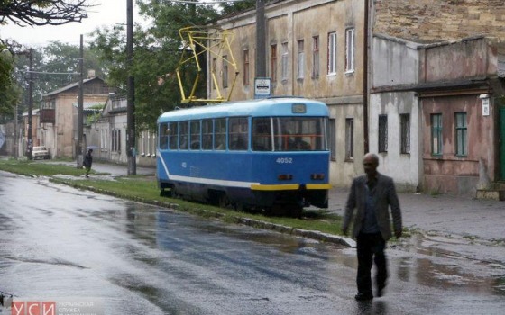 Общественный транспорт возобновляет свою работу, но Пересыпь все еще затоплена «фото»