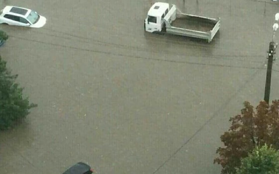 Ливень в Одессе будет продолжаться весь день: автомобилистов просят не выезжать (обновлено) «фото»