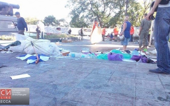 Один из пострадавших во время разгона Антитрухановского майдана до сих пор в больнице (видео) «фото»