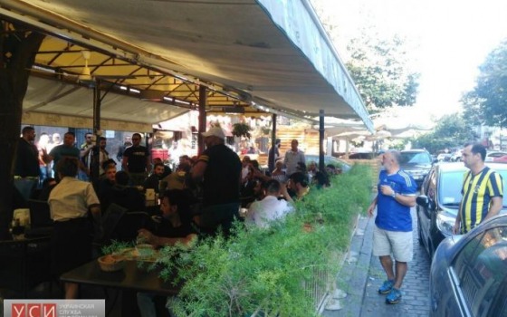 Драка футбольных фанатов на Дерибасовской: в полиции заявили о 7 пострадавших турках (видео) «фото»