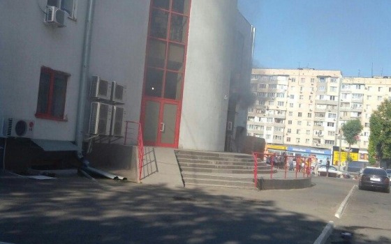 На поселке Котовского горел торговый центр – помещения были затянуты едким дымом, а весь товар в гари (фото) «фото»