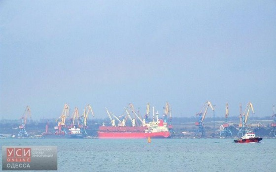 В порту Южный неизвестные захватили судно «фото»