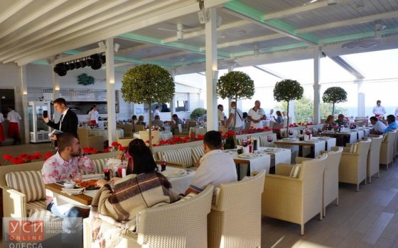 Число жертв отравления в одесском ресторане увеличилось: новые подробности «фото»