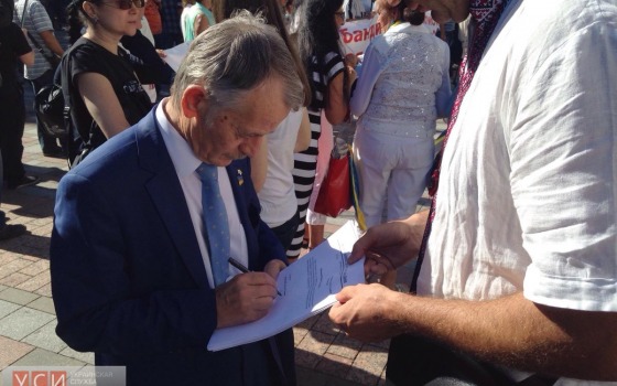 Лидер крымско-татарского народа Мустафа Джемилев подписал обращение в поддержку перевыборов мэра Одессы (фото) «фото»