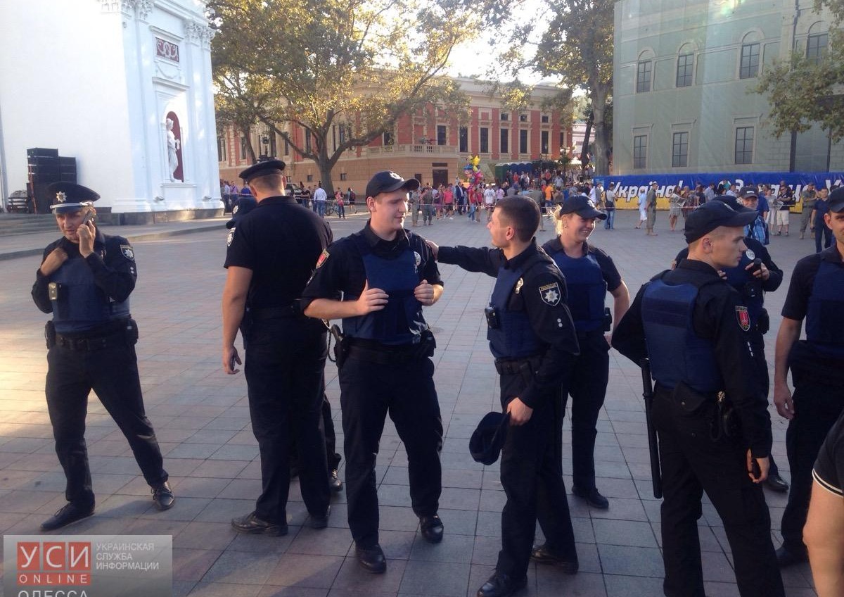 Полиция стягивается на Думскую площадь: опасаются столкновений муниципальной охраны с активистами (фото) «фото»