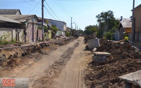 Яму, в которую упал ребенок в ходе реконструкции Толбухина, загородили только после вмешательства полиции (фото) «фото»