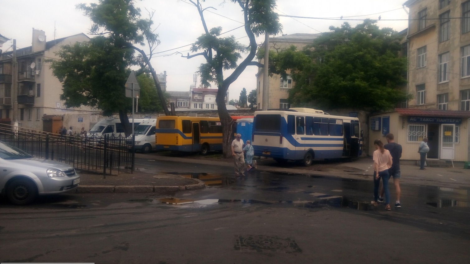 В Одессе на автостанции произошел пожар: охранник умер от полученных ожогов (фото) «фото»