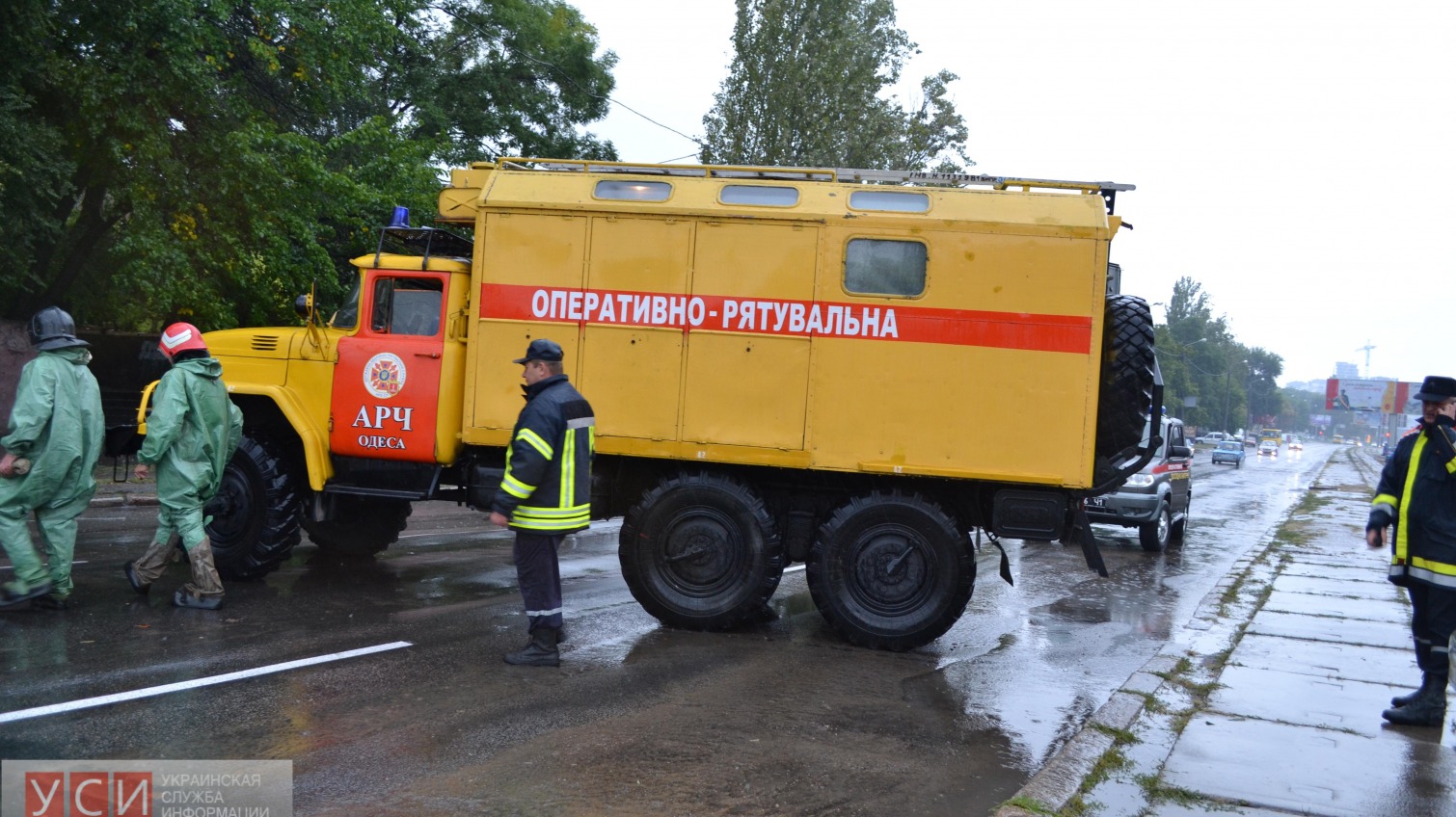 Полиция и спасатели отчитались о проделанной работе во время ливня в Одессе (фото) «фото»