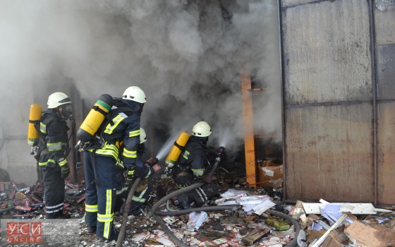 На складах рынка «7-й километр» произошел большой пожар (фото) «фото»