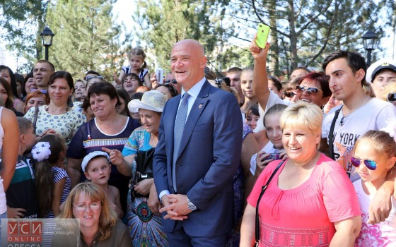 Караоке на Старосенной: Труханов пригласил на открытие площади Кондратюка (фото) «фото»