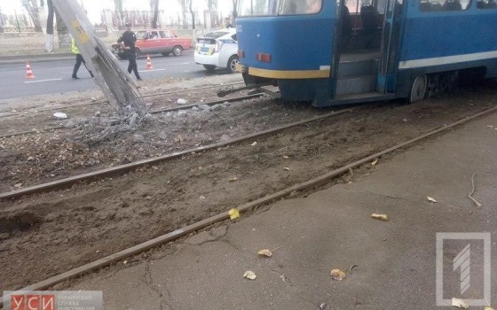 Трамвай сошел с рельсов на улице Черноморского казачества: по дороге на поселок Котовского образовалась большая пробка (фото) «фото»