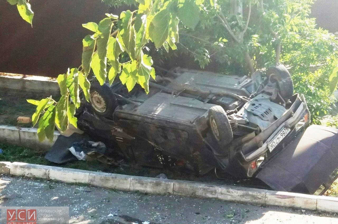 В Одесской области автомобиль слетел в кювет и перевернулся: трое пострадавших (фото) «фото»