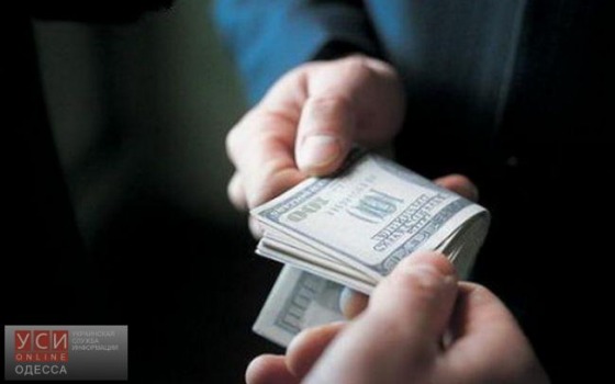 В Одессе будут судить капитана полиции за получение взятки в 4 тысячи долларов «фото»