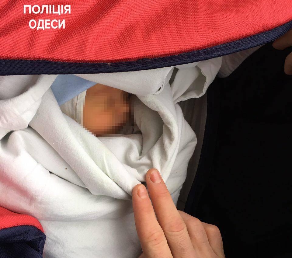 Найденный на поселке Котовского малыш оказался шести дней от роду «фото»