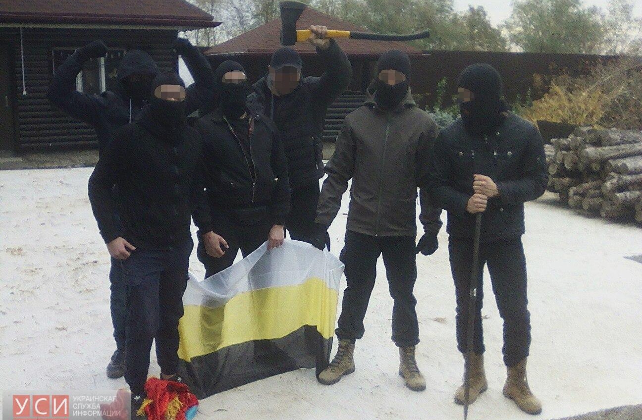 Активисты патриотических организаций снесли застройку в Днестровских плавнях (фото) «фото»