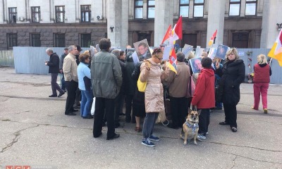 Потасовка на Куликовом поле: полиция пытается задержать проукраинских активистов (фото) «фото»