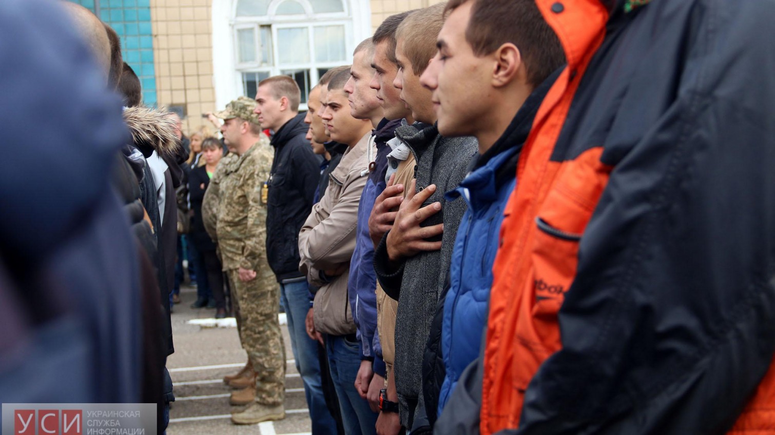 Первая группа призывников из Одесской области отправилась для прохождения службы в Киев (фото) «фото»