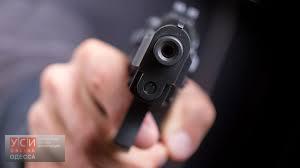 Мужчина открыл стрельбу из пистолета у здания одесского СБУ (фото) «фото»