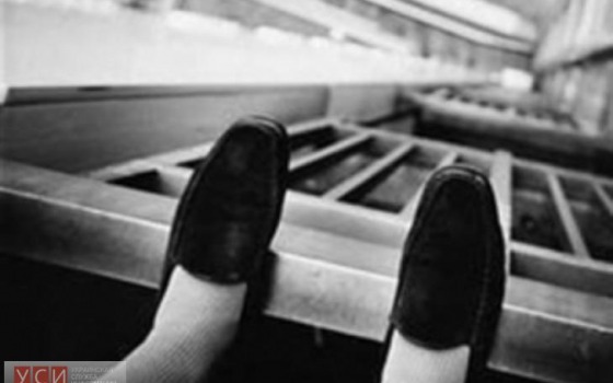На Архитекторской мужчина выпрыгнул из окна usionline.com На Архитекторской мужчина выпрыгнул из окна «фото»