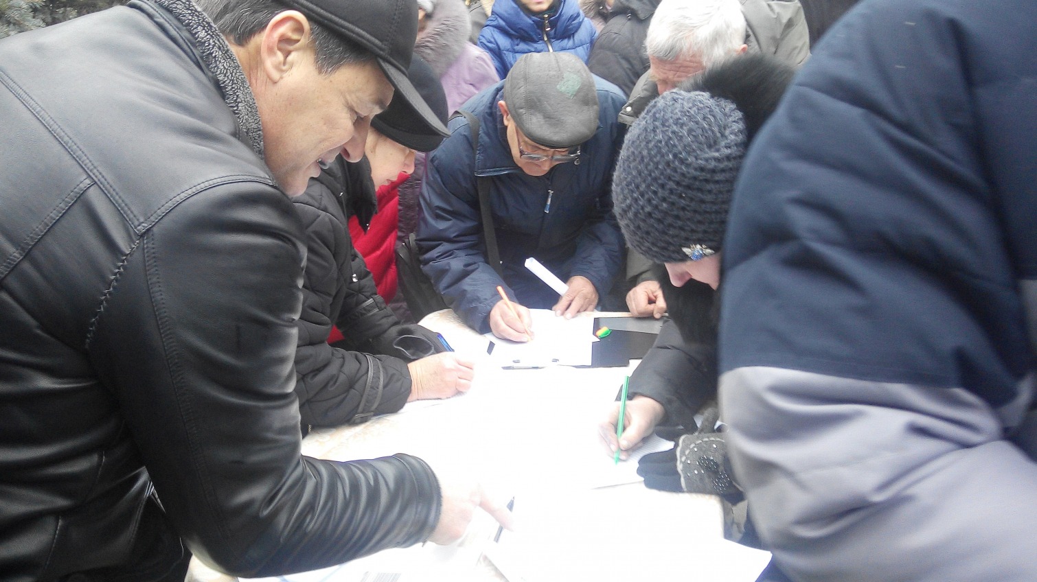 В Черноморске начали сбор подписей под обращением к президенту (фото, документ) «фото»
