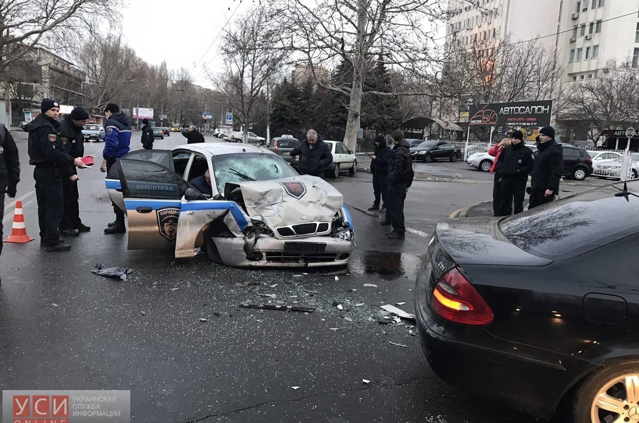 В Одессе иномарка протаранила автомобиль охранного агентства: есть пострадавшие (фото) «фото»