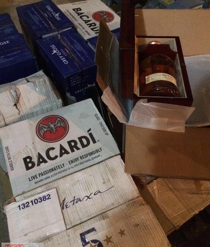 В Одессе утилизировали сотни литров «Bacardi» (фото) «фото»