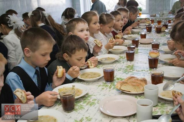 «Золотые» продукты для одесских школьников: городская власть переплатила более 7 млн гривен «фото»