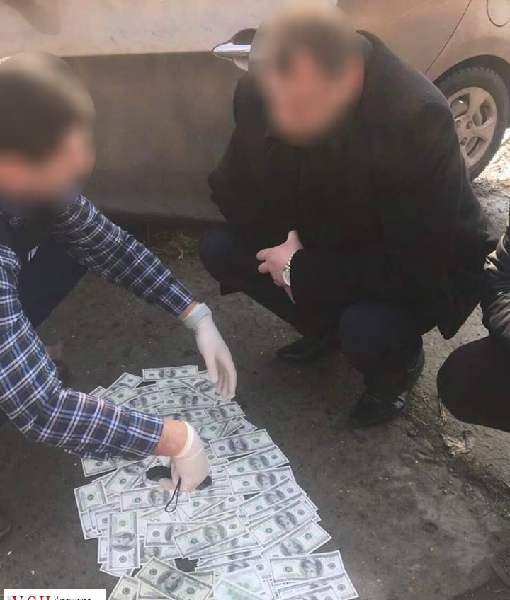 Сотрудника «Укрзалізниці» задержали на взятке в 10 тыс. долларов (фото) «фото»