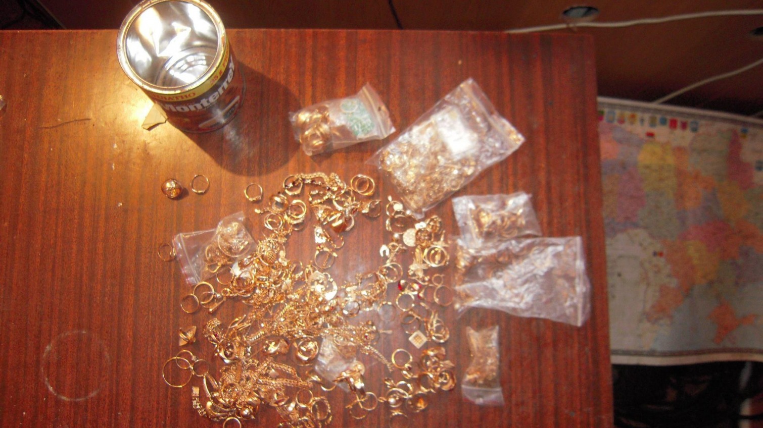 Одесские пограничники нашли украденное золото в банке из-под кофе (фото) «фото»