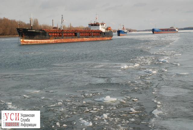 На Дунае вновь открыли движение: корабли больше не вмерзают в лед «фото»